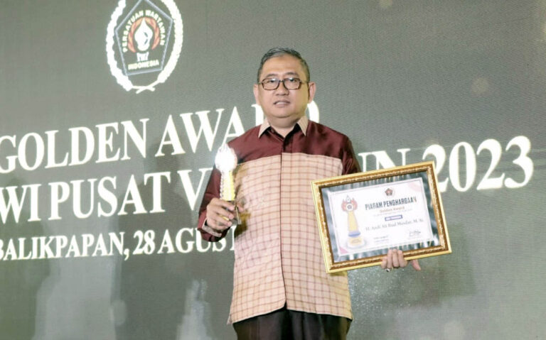 Ketua KONI Sulbar Raih Penghargaan Siwo Award 2023