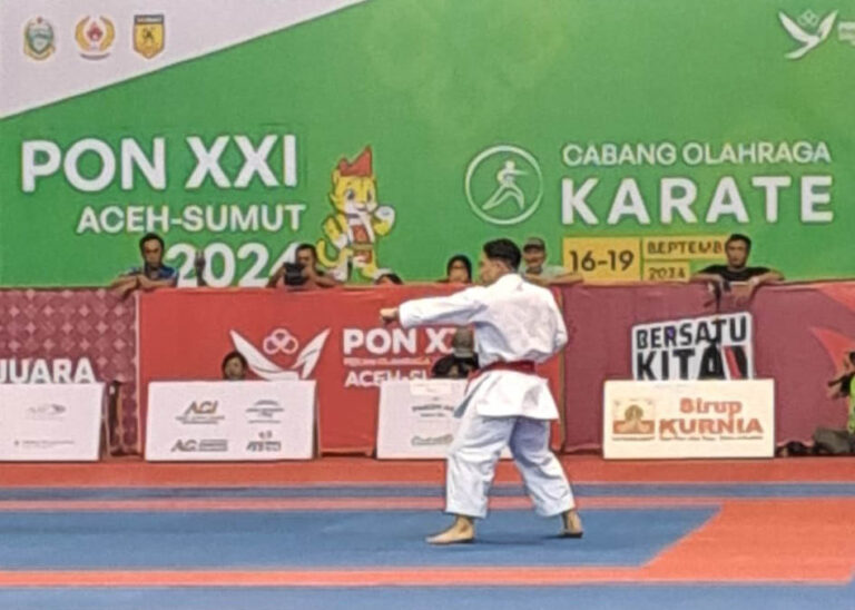 Karateka Sulbar Takluk dari Juara Asean asal Jateng